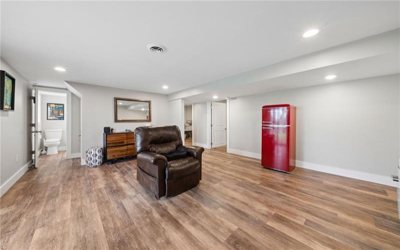 641 Longvue Dr, Houston, 15342, 3 Bedrooms Bedrooms, 9 Rooms Rooms,3 BathroomsBathrooms,Residential,For Sale,Longvue Dr,1748532