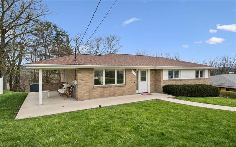 641 Longvue Dr, Houston, 15342, 3 Bedrooms Bedrooms, 9 Rooms Rooms,3 BathroomsBathrooms,Residential,For Sale,Longvue Dr,1748532