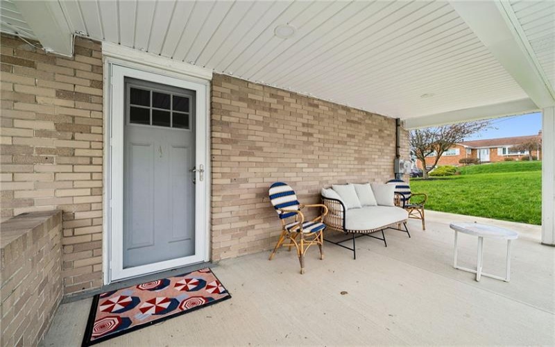 641 Longvue Dr, Houston, 15342, 3 Bedrooms Bedrooms, 9 Rooms Rooms,3 BathroomsBathrooms,Residential,For Sale,Longvue Dr,1748532