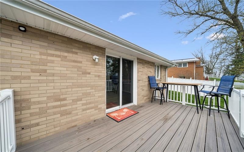 641 Longvue Dr, Houston, 15342, 3 Bedrooms Bedrooms, 9 Rooms Rooms,3 BathroomsBathrooms,Residential,For Sale,Longvue Dr,1748532
