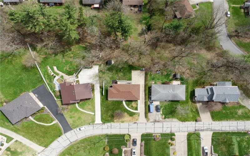 641 Longvue Dr, Houston, 15342, 3 Bedrooms Bedrooms, 9 Rooms Rooms,3 BathroomsBathrooms,Residential,For Sale,Longvue Dr,1748532