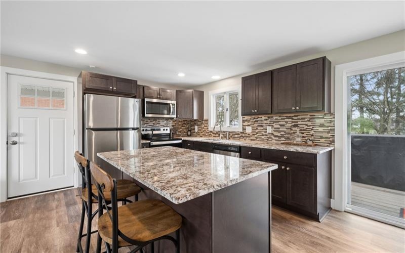 641 Longvue Dr, Houston, 15342, 3 Bedrooms Bedrooms, 9 Rooms Rooms,3 BathroomsBathrooms,Residential,For Sale,Longvue Dr,1748532