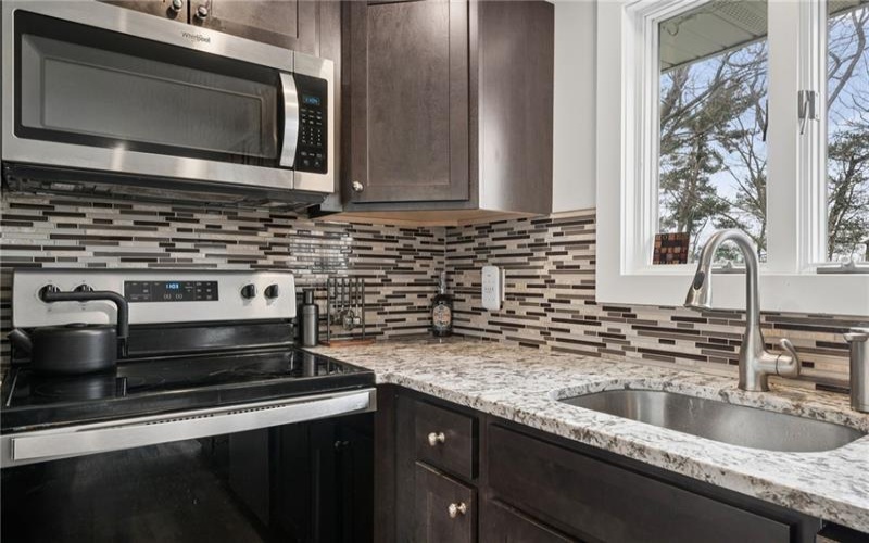 641 Longvue Dr, Houston, 15342, 3 Bedrooms Bedrooms, 9 Rooms Rooms,3 BathroomsBathrooms,Residential,For Sale,Longvue Dr,1748532