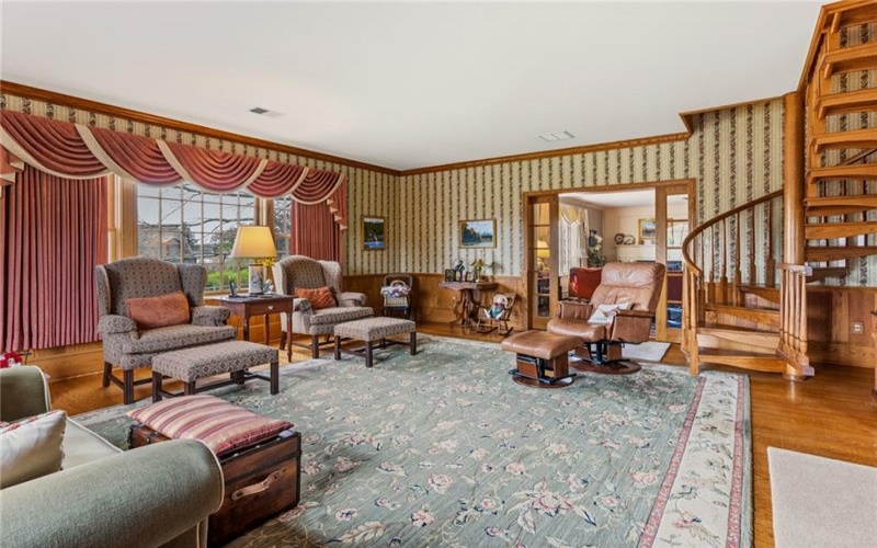 422 Summit Ave, Ligonier, 15658, 4 Bedrooms Bedrooms, 13 Rooms Rooms,2.1 BathroomsBathrooms,Residential,For Sale,Summit Ave,1751011