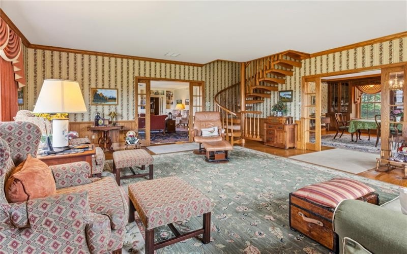 422 Summit Ave, Ligonier, 15658, 4 Bedrooms Bedrooms, 13 Rooms Rooms,2.1 BathroomsBathrooms,Residential,For Sale,Summit Ave,1751011