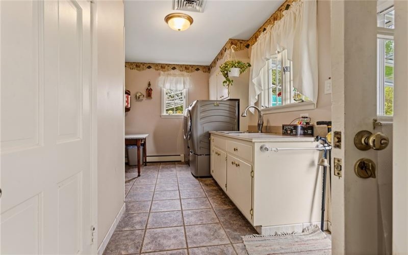 422 Summit Ave, Ligonier, 15658, 4 Bedrooms Bedrooms, 13 Rooms Rooms,2.1 BathroomsBathrooms,Residential,For Sale,Summit Ave,1751011