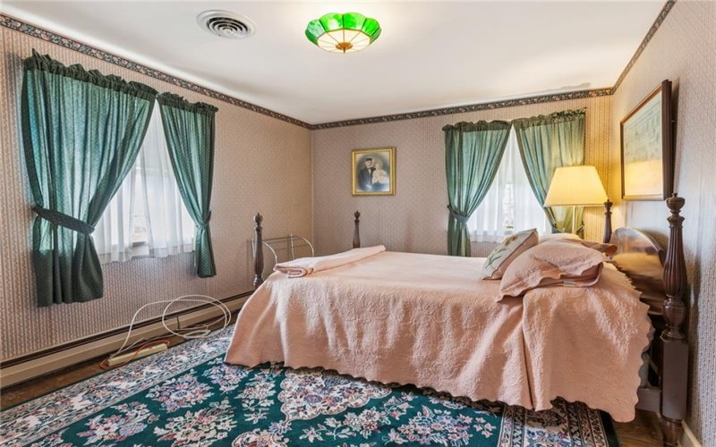 422 Summit Ave, Ligonier, 15658, 4 Bedrooms Bedrooms, 13 Rooms Rooms,2.1 BathroomsBathrooms,Residential,For Sale,Summit Ave,1751011