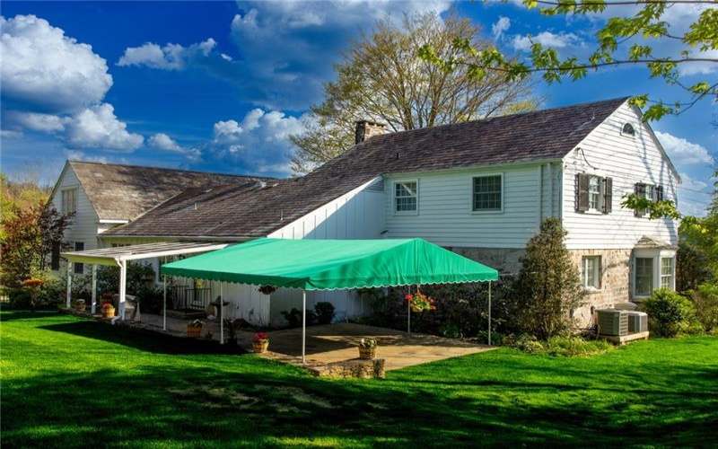 422 Summit Ave, Ligonier, 15658, 4 Bedrooms Bedrooms, 13 Rooms Rooms,2.1 BathroomsBathrooms,Residential,For Sale,Summit Ave,1751011