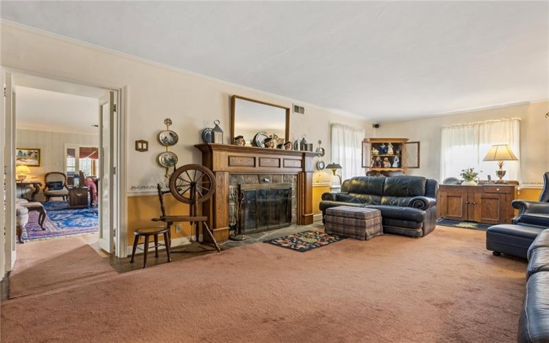 422 Summit Ave, Ligonier, 15658, 4 Bedrooms Bedrooms, 13 Rooms Rooms,2.1 BathroomsBathrooms,Residential,For Sale,Summit Ave,1751011
