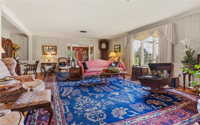 422 Summit Ave, Ligonier, 15658, 4 Bedrooms Bedrooms, 13 Rooms Rooms,2.1 BathroomsBathrooms,Residential,For Sale,Summit Ave,1751011