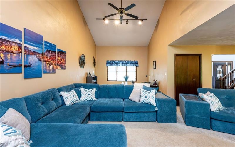 691 Adele Dr, Irwin, 15642, 3 Bedrooms Bedrooms, 10 Rooms Rooms,3.1 BathroomsBathrooms,Residential,For Sale,Adele Dr,1751087