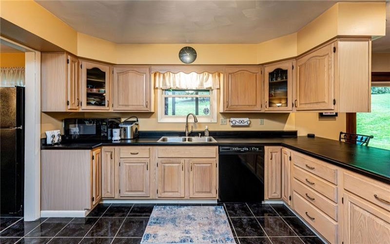 691 Adele Dr, Irwin, 15642, 3 Bedrooms Bedrooms, 10 Rooms Rooms,3.1 BathroomsBathrooms,Residential,For Sale,Adele Dr,1751087