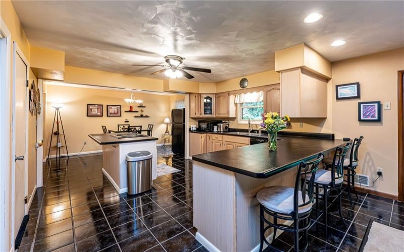 691 Adele Dr, Irwin, 15642, 3 Bedrooms Bedrooms, 10 Rooms Rooms,3.1 BathroomsBathrooms,Residential,For Sale,Adele Dr,1751087