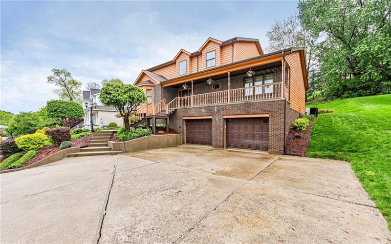 691 Adele Dr, Irwin, 15642, 3 Bedrooms Bedrooms, 10 Rooms Rooms,3.1 BathroomsBathrooms,Residential,For Sale,Adele Dr,1751087