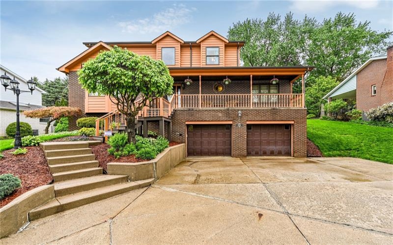 691 Adele Dr, Irwin, 15642, 3 Bedrooms Bedrooms, 10 Rooms Rooms,3.1 BathroomsBathrooms,Residential,For Sale,Adele Dr,1751087