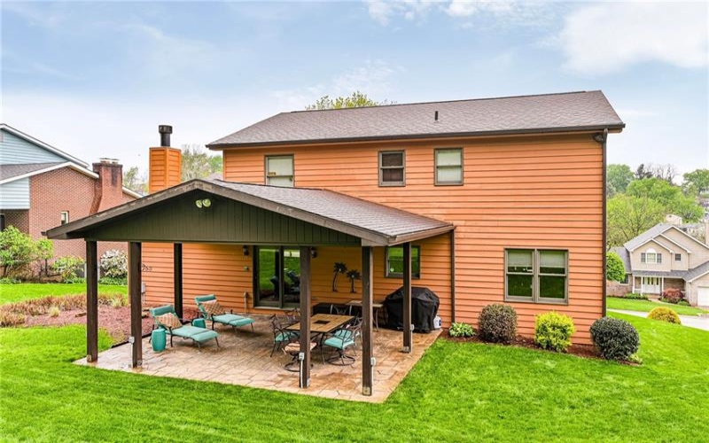 691 Adele Dr, Irwin, 15642, 3 Bedrooms Bedrooms, 10 Rooms Rooms,3.1 BathroomsBathrooms,Residential,For Sale,Adele Dr,1751087