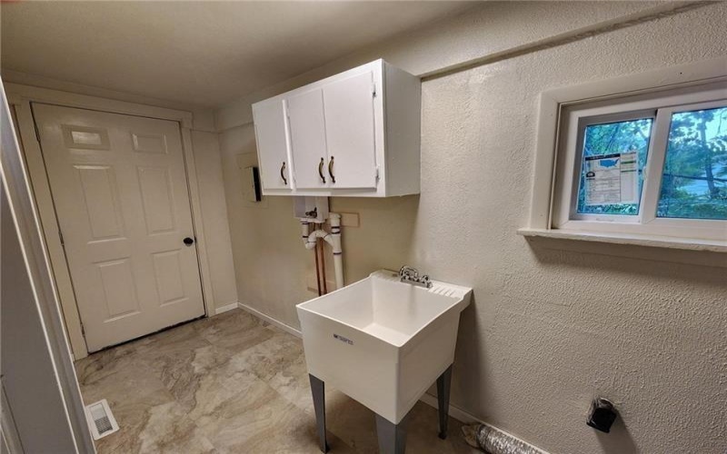 103 Elizabeth STREET, Washington, 15301, 3 Bedrooms Bedrooms, 6 Rooms Rooms,1 BathroomBathrooms,Residential,For Sale,Elizabeth,1751305
