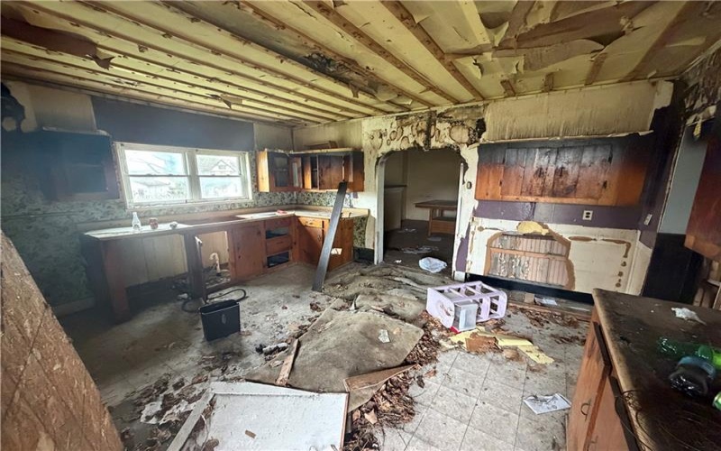 27 Mifflin Ave, Uniontown, 15401, 4 Bedrooms Bedrooms, ,1.1 BathroomsBathrooms,Residential,For Sale,Mifflin Ave,1751311