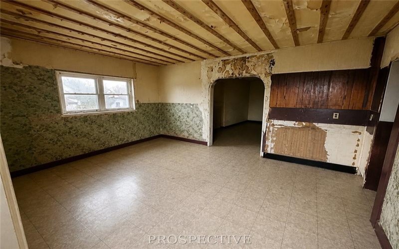 27 Mifflin Ave, Uniontown, 15401, 4 Bedrooms Bedrooms, ,1.1 BathroomsBathrooms,Residential,For Sale,Mifflin Ave,1751311