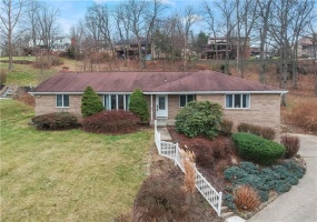 112 Lintel Dr, Canonsburg, 15317, 4 Bedrooms Bedrooms, 10 Rooms Rooms,2.2 BathroomsBathrooms,Residential,For Sale,Lintel Dr,1735165