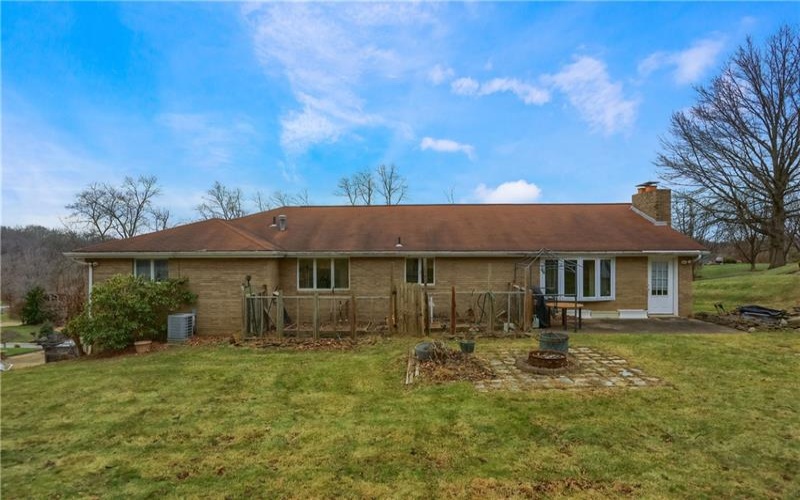 112 Lintel Dr, Canonsburg, 15317, 4 Bedrooms Bedrooms, 10 Rooms Rooms,2.2 BathroomsBathrooms,Residential,For Sale,Lintel Dr,1735165
