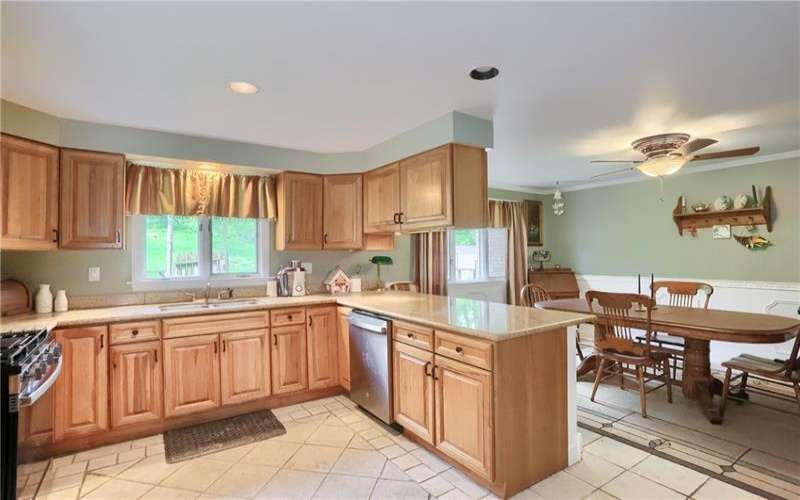 112 Lintel Dr, Canonsburg, 15317, 4 Bedrooms Bedrooms, 10 Rooms Rooms,2.2 BathroomsBathrooms,Residential,For Sale,Lintel Dr,1735165