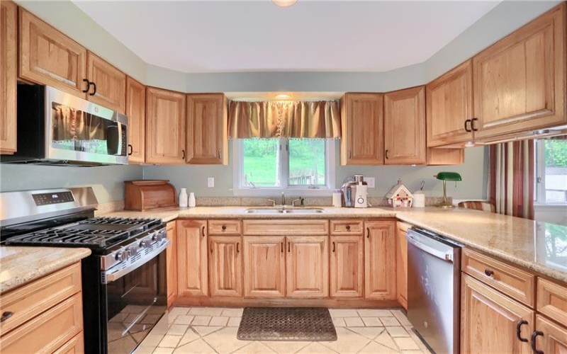 112 Lintel Dr, Canonsburg, 15317, 4 Bedrooms Bedrooms, 10 Rooms Rooms,2.2 BathroomsBathrooms,Residential,For Sale,Lintel Dr,1735165