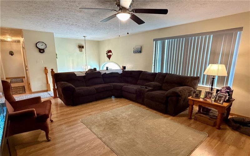 117 Suburban Acres, Carmichaels, 15320, 3 Bedrooms Bedrooms, 8 Rooms Rooms,3 BathroomsBathrooms,Residential,For Sale,Suburban Acres,1751231