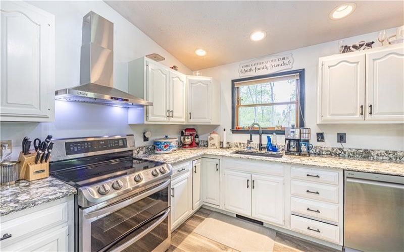 833 Main St, McClellandtown, 15458, 3 Bedrooms Bedrooms, ,2.1 BathroomsBathrooms,Residential,For Sale,Main St,1751260