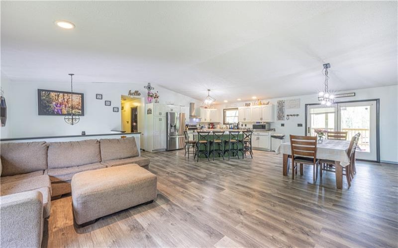 833 Main St, McClellandtown, 15458, 3 Bedrooms Bedrooms, ,2.1 BathroomsBathrooms,Residential,For Sale,Main St,1751260