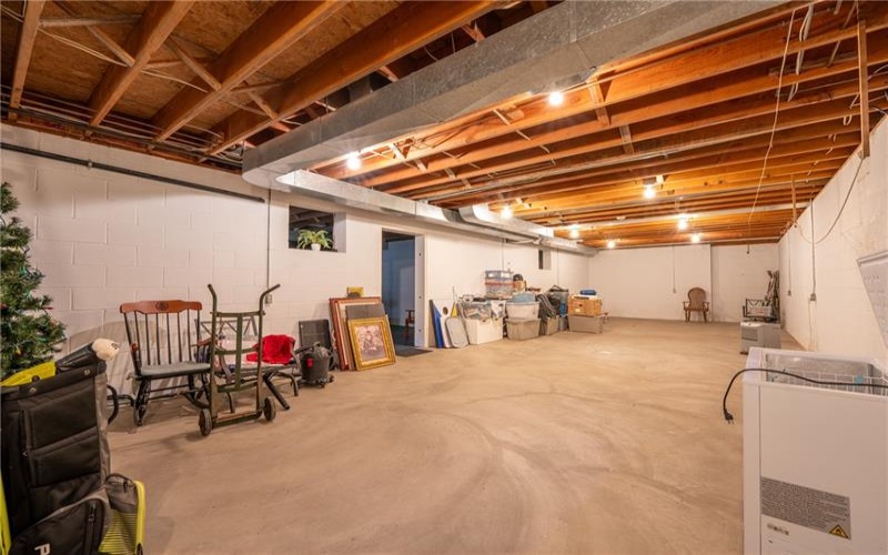 550 Locust Valley Rd, Greensburg, 15601, 3 Bedrooms Bedrooms, ,2.1 BathroomsBathrooms,Residential,For Sale,Locust Valley Rd,1750605
