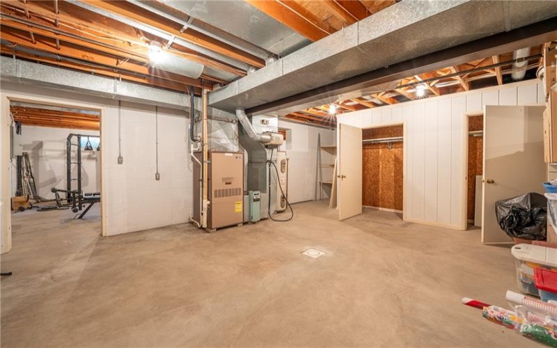 550 Locust Valley Rd, Greensburg, 15601, 3 Bedrooms Bedrooms, ,2.1 BathroomsBathrooms,Residential,For Sale,Locust Valley Rd,1750605