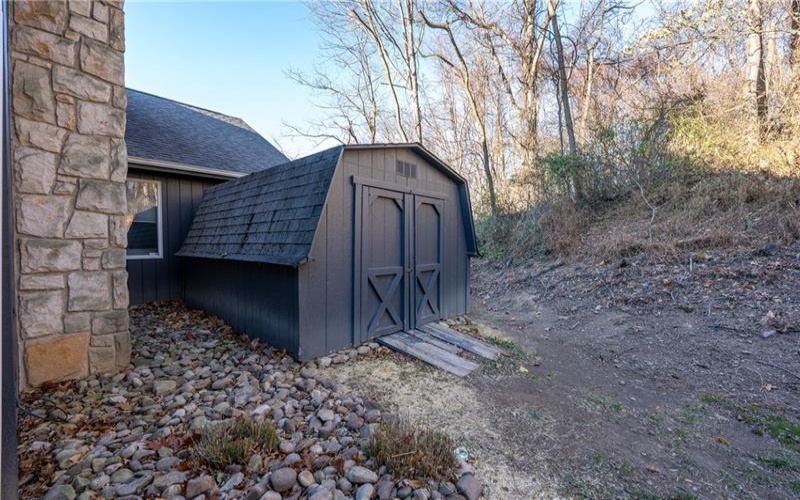 550 Locust Valley Rd, Greensburg, 15601, 3 Bedrooms Bedrooms, ,2.1 BathroomsBathrooms,Residential,For Sale,Locust Valley Rd,1750605