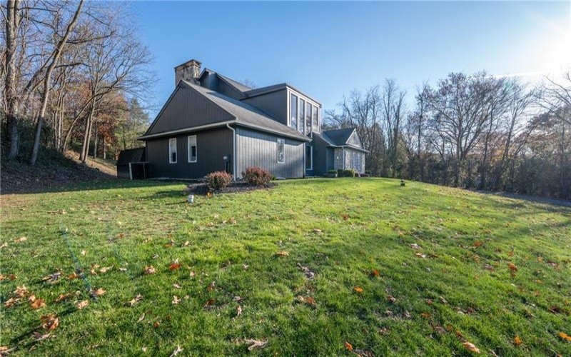 550 Locust Valley Rd, Greensburg, 15601, 3 Bedrooms Bedrooms, ,2.1 BathroomsBathrooms,Residential,For Sale,Locust Valley Rd,1750605