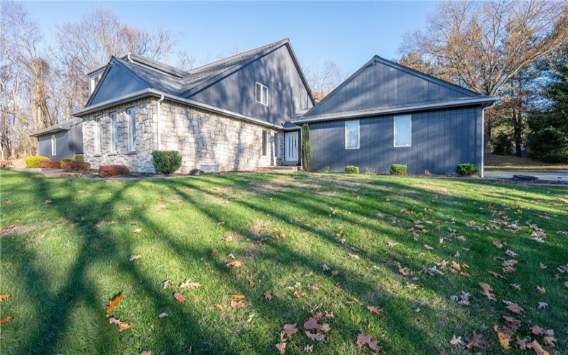 550 Locust Valley Rd, Greensburg, 15601, 3 Bedrooms Bedrooms, ,2.1 BathroomsBathrooms,Residential,For Sale,Locust Valley Rd,1750605