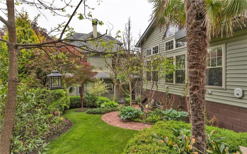 1334 Victoria Ave, New Kensington, 15068, 3 Bedrooms Bedrooms, 10 Rooms Rooms,2 BathroomsBathrooms,Residential,For Sale,Victoria Ave,1751249