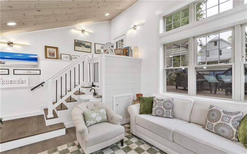 1334 Victoria Ave, New Kensington, 15068, 3 Bedrooms Bedrooms, 10 Rooms Rooms,2 BathroomsBathrooms,Residential,For Sale,Victoria Ave,1751249