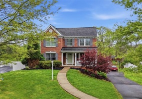1007 Fieldstone Drive, Canonsburg, 15317, 3 Bedrooms Bedrooms, 11 Rooms Rooms,2.1 BathroomsBathrooms,Residential,For Sale,Fieldstone Drive,1751258