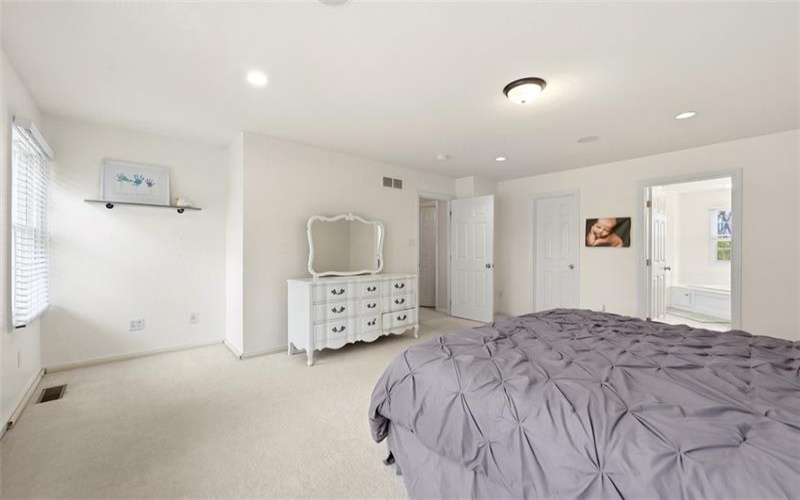 1007 Fieldstone Drive, Canonsburg, 15317, 3 Bedrooms Bedrooms, 11 Rooms Rooms,2.1 BathroomsBathrooms,Residential,For Sale,Fieldstone Drive,1751258