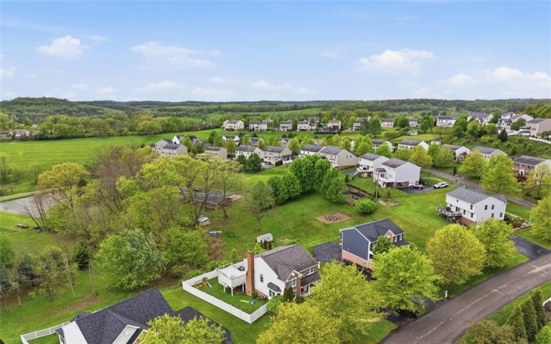 1007 Fieldstone Drive, Canonsburg, 15317, 3 Bedrooms Bedrooms, 11 Rooms Rooms,2.1 BathroomsBathrooms,Residential,For Sale,Fieldstone Drive,1751258