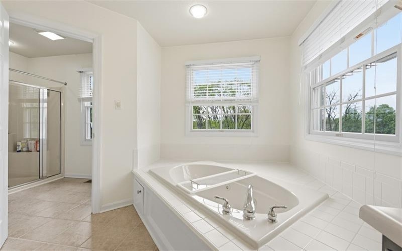 1007 Fieldstone Drive, Canonsburg, 15317, 3 Bedrooms Bedrooms, 11 Rooms Rooms,2.1 BathroomsBathrooms,Residential,For Sale,Fieldstone Drive,1751258