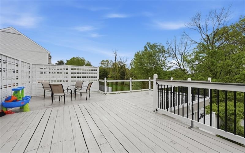 1007 Fieldstone Drive, Canonsburg, 15317, 3 Bedrooms Bedrooms, 11 Rooms Rooms,2.1 BathroomsBathrooms,Residential,For Sale,Fieldstone Drive,1751258