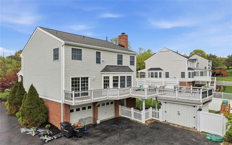 1007 Fieldstone Drive, Canonsburg, 15317, 3 Bedrooms Bedrooms, 11 Rooms Rooms,2.1 BathroomsBathrooms,Residential,For Sale,Fieldstone Drive,1751258