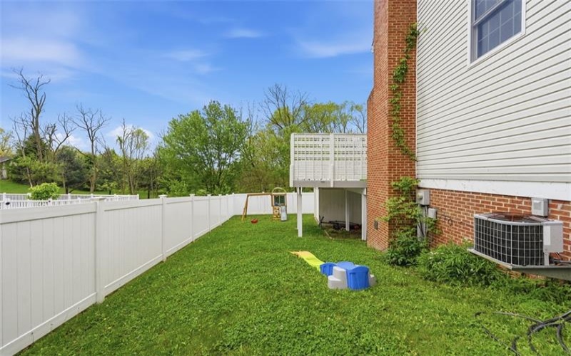 1007 Fieldstone Drive, Canonsburg, 15317, 3 Bedrooms Bedrooms, 11 Rooms Rooms,2.1 BathroomsBathrooms,Residential,For Sale,Fieldstone Drive,1751258