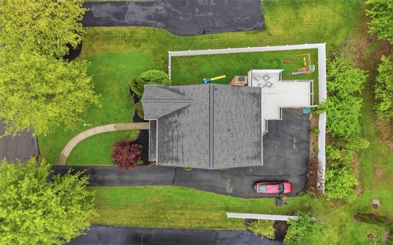 1007 Fieldstone Drive, Canonsburg, 15317, 3 Bedrooms Bedrooms, 11 Rooms Rooms,2.1 BathroomsBathrooms,Residential,For Sale,Fieldstone Drive,1751258