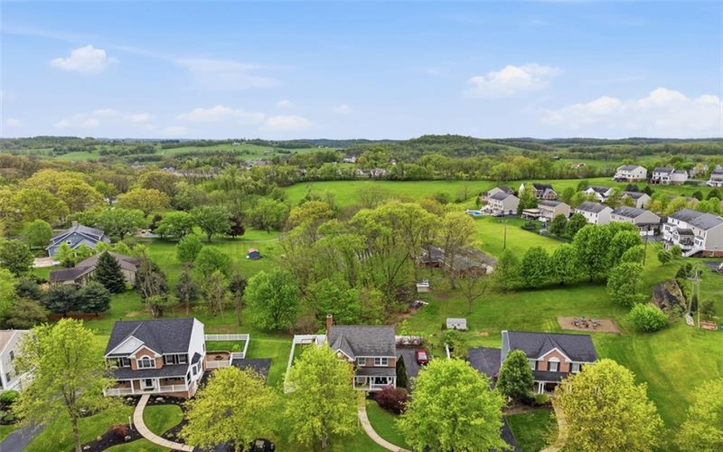 1007 Fieldstone Drive, Canonsburg, 15317, 3 Bedrooms Bedrooms, 11 Rooms Rooms,2.1 BathroomsBathrooms,Residential,For Sale,Fieldstone Drive,1751258