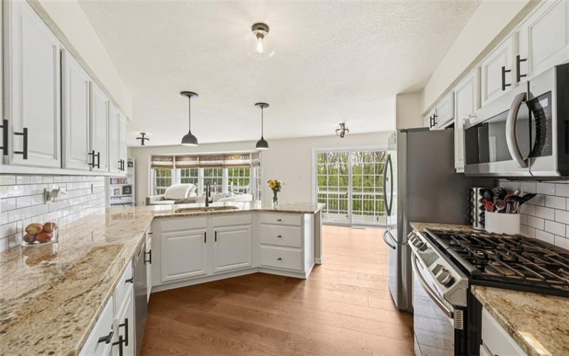 1007 Fieldstone Drive, Canonsburg, 15317, 3 Bedrooms Bedrooms, 11 Rooms Rooms,2.1 BathroomsBathrooms,Residential,For Sale,Fieldstone Drive,1751258