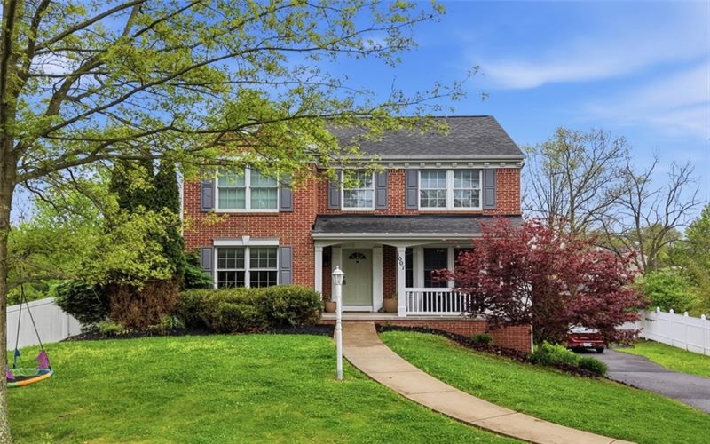 1007 Fieldstone Drive, Canonsburg, 15317, 3 Bedrooms Bedrooms, 11 Rooms Rooms,2.1 BathroomsBathrooms,Residential,For Sale,Fieldstone Drive,1751258