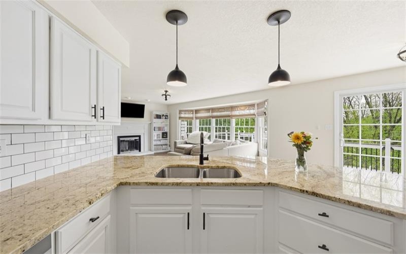 1007 Fieldstone Drive, Canonsburg, 15317, 3 Bedrooms Bedrooms, 11 Rooms Rooms,2.1 BathroomsBathrooms,Residential,For Sale,Fieldstone Drive,1751258