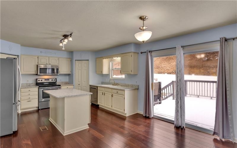 123 Stratford Ct, New Stanton, 15672, 4 Bedrooms Bedrooms, ,3.1 BathroomsBathrooms,Lease,For Rent,Stratford Ct,1751264